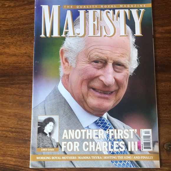 Majesty the Quality Royal Magazine (lot of 5 issues) - Picture 3 of 12